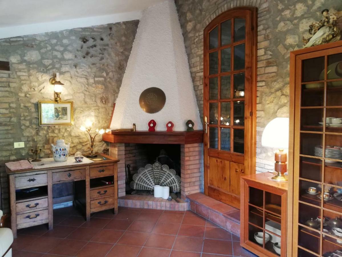 Maison d'hôtes Il Fienile Nella Roccia à Casole dʼElsa Extérieur photo