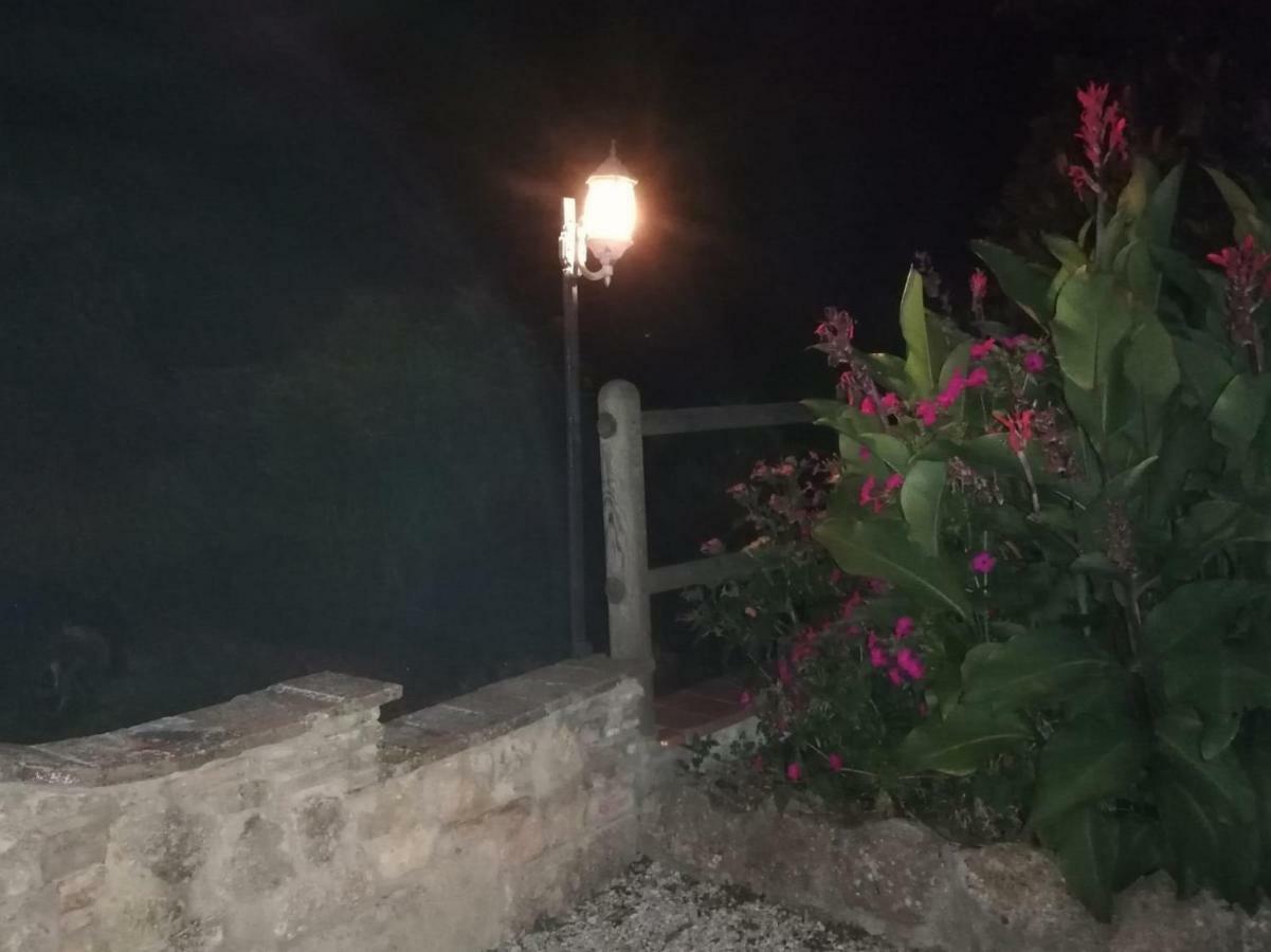 Maison d'hôtes Il Fienile Nella Roccia à Casole dʼElsa Extérieur photo