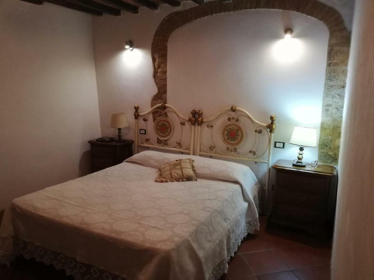 Maison d'hôtes Il Fienile Nella Roccia à Casole dʼElsa Extérieur photo